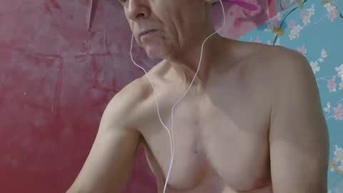 oldbuthorny62 online show from April 6, 7:31 am