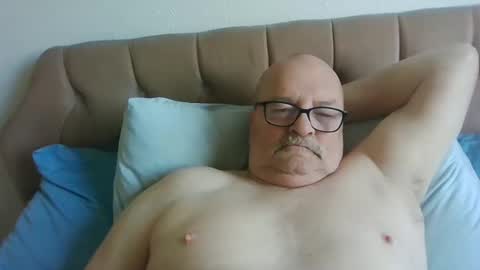 Snapshot of oldfkr69 chatting on March 12, 8:30 am oldfkr69 online show from March 12, 8:30 am