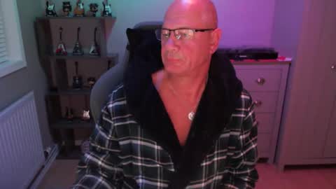 oldveteranuk online show from April 27, 4:20 am