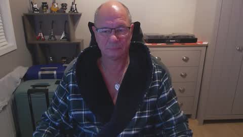 Snapshot of oldveteranuk chatting on September 16, 4:35 am oldveteranuk online show from September 16, 4:35 am