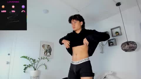 Oliver Pixx online show from October 5, 2:10 pm