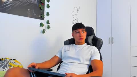 Oliver bray online show from December 16, 6:15 pm