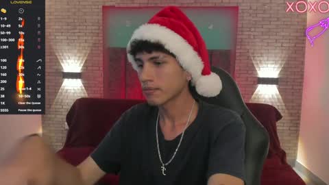 Snapshot of oliver_fast_ chatting on December 16, 5:17 am Oliver fast online show from December 16, 5:17 am