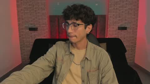 Snapshot of oliver_fast_ chatting on January 7, 6:17 am Oliver fast online show from January 7, 6:17 am