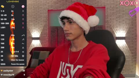 Snapshot of oliver_fast_ chatting on December 12, 2:33 pm Oliver fast online show from December 12, 2:33 pm