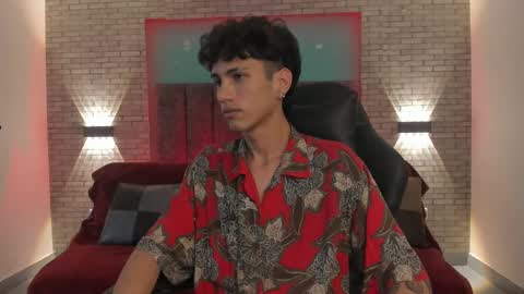 Snapshot of oliver_fast_ chatting on December 6, 4:47 am Oliver fast online show from December 6, 4:47 am
