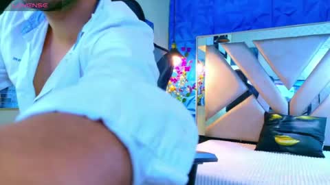 oliver_jamees online show from March 24, 12:21 pm