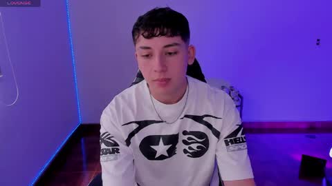 oliveeer online show from April 11, 6:55 pm