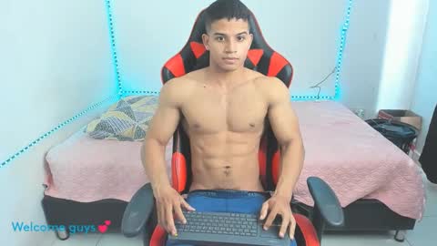 Snapshot of oliver_thompsson chatting on October 5, 2:32 pm oliver thompsson online show from October 5, 2:32 pm