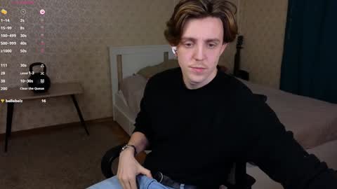 Snapshot of oliver_travis chatting on December 17, 12:23 am Oliver Evans online show from December 17, 12:23 am