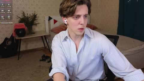 Snapshot of oliver_travis chatting on January 15, 10:35 pm Oliver Evans online show from January 15, 10:35 pm