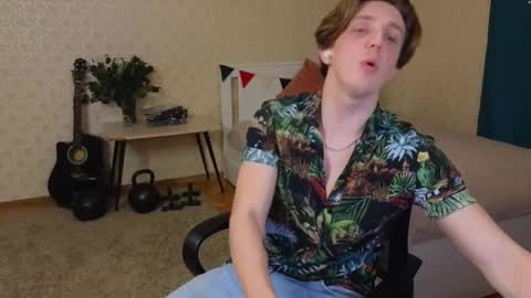 Snapshot of oliver_travis chatting on February 16, 11:26 pm Oliver Evans online show from February 16, 11:26 pm