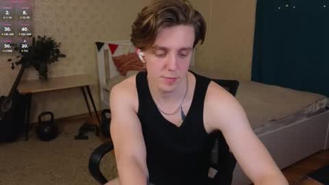 Snapshot of oliver_travis chatting on February 13, 11:37 pm Oliver Evans online show from February 13, 11:37 pm