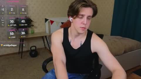Snapshot of oliver_travis chatting on September 13, 1:50 am Oliver Evans online show from September 13, 1:50 am