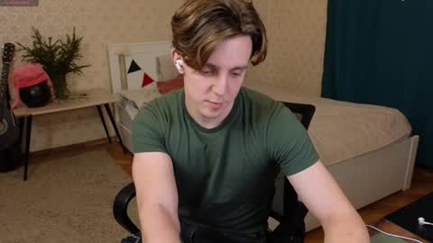 Snapshot of oliver_travis chatting on January 12, 11:58 pm Oliver Evans online show from January 12, 11:58 pm