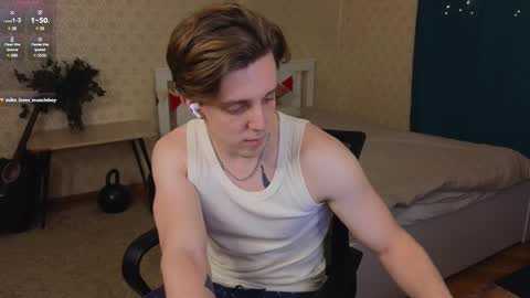 Snapshot of oliver_travis chatting on February 10, 11:13 pm Oliver Evans online show from February 10, 11:13 pm