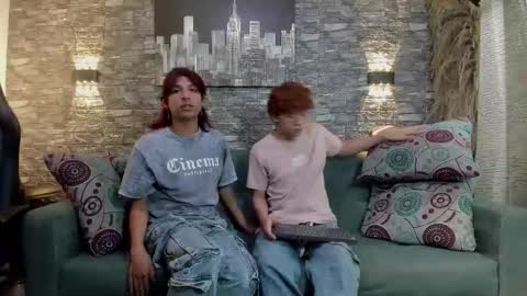 Oliver and Thiago online show from January 6, 1:04 pm