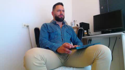 oliver online show from March 20, 5:17 pm