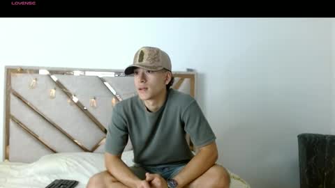 oliver saint online show from March 7, 12:19 am