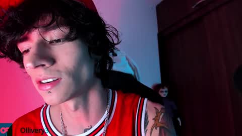 Snapshot of olliver___y chatting on January 20, 4:32 am online show from January 20, 4:32 am