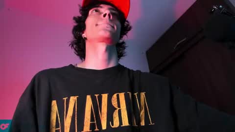 Snapshot of olliver___y chatting on February 24, 4:38 am online show from February 24, 4:38 am