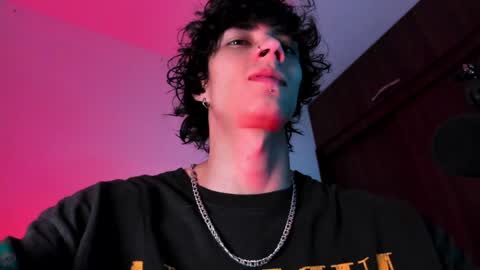 Snapshot of olliver___y chatting on January 14, 3:22 am online show from January 14, 3:22 am