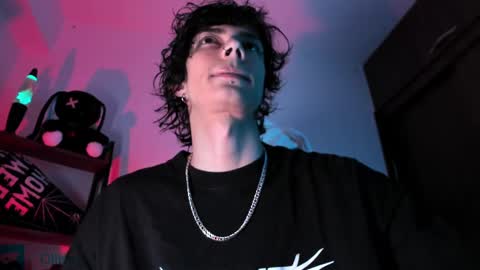 Snapshot of olliver___y chatting on March 5, 3:08 am online show from March 5, 3:08 am