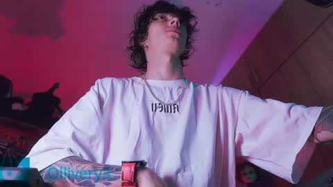 Snapshot of olliver___y chatting on September 8, 10:31 pm online show from September 8, 10:31 pm