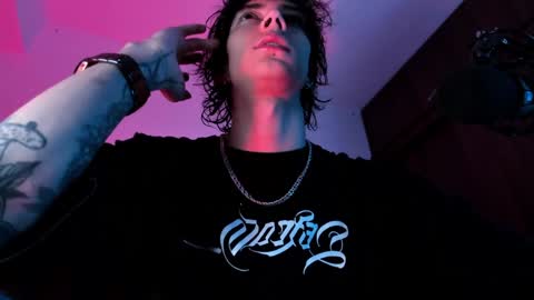 Snapshot of olliver___y chatting on January 31, 3:20 am online show from January 31, 3:20 am