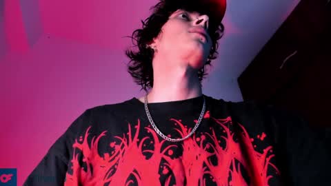 Snapshot of olliver___y chatting on February 4, 4:48 am online show from February 4, 4:48 am