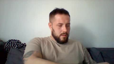Snapshot of on_elegancki93 chatting on January 21, 10:23 am on_elegancki93 online show from January 21, 10:23 am
