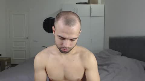 onebestlover online show from December 3, 8:58 am