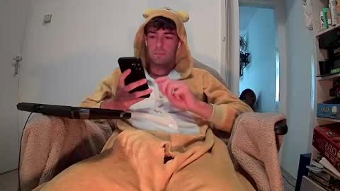 Snapshot of onesieboyx chatting on September 18, 10:17 am onesieboyx online show from September 18, 10:17 am