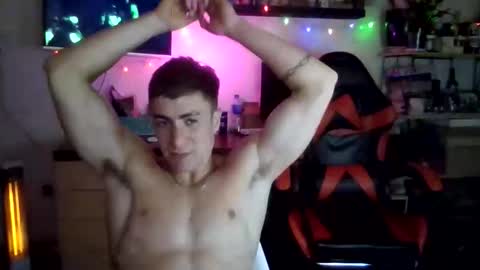 onlyjulicarini online show from November 17, 4:04 am