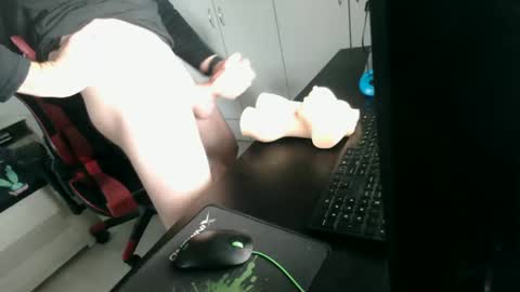 onpower93 online show from December 21, 12:38 pm