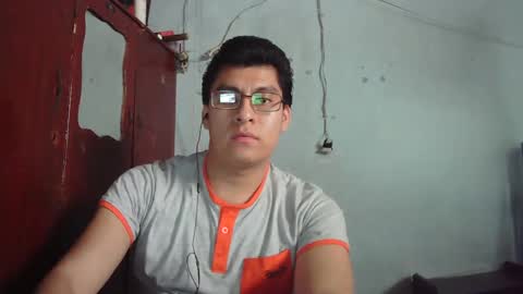Snapshot of oomaurooo chatting on December 18, 9:29 pm oomaurooo online show from December 18, 9:29 pm