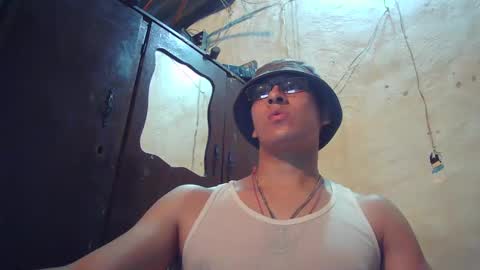 Snapshot of oomaurooo chatting on September 25, 2:32 am oomaurooo online show from September 25, 2:32 am