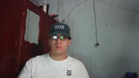 Snapshot of oomaurooo chatting on December 25, 9:43 pm oomaurooo online show from December 25, 9:43 pm