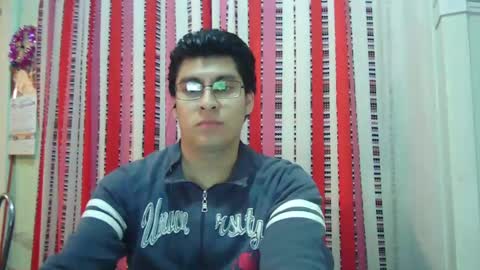 Snapshot of oomaurooo chatting on December 24, 8:22 am oomaurooo online show from December 24, 8:22 am