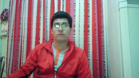 Snapshot of oomaurooo chatting on December 18, 6:32 am oomaurooo online show from December 18, 6:32 am
