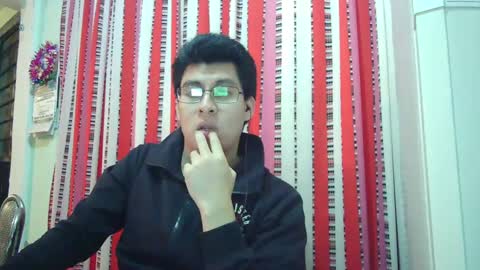 Snapshot of oomaurooo chatting on December 19, 8:56 am oomaurooo online show from December 19, 8:56 am