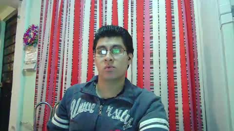 Snapshot of oomaurooo chatting on December 20, 5:47 am oomaurooo online show from December 20, 5:47 am