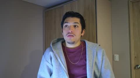 Snapshot of orlok19 chatting on October 17, 7:23 am orlok19 online show from October 17, 7:23 am