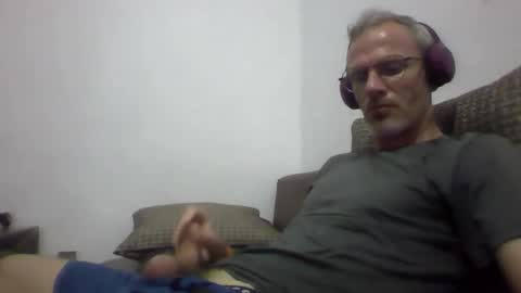 orwel09 online show from December 4, 6:37 pm