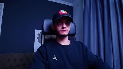 OscarGriffin online show from October 6, 11:26 am