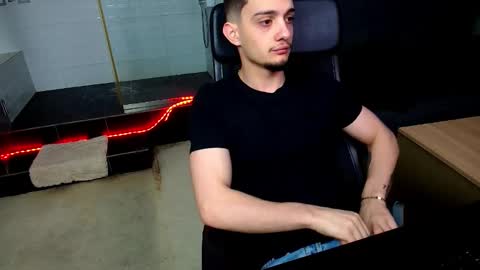 OscarGriffin online show from March 3, 8:34 am