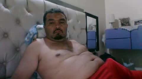 oscarjhe3512 online show from March 7, 2:53 am