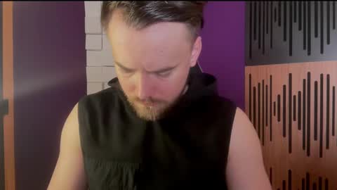 Snapshot of oscarsavage chatting on February 26, 7:03 pm Oscar Steel Savage online show from February 26, 7:03 pm