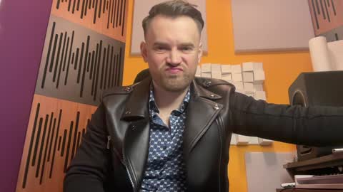 Snapshot of oscarsavage chatting on February 5, 7:20 pm Oscar Steel Savage online show from February 5, 7:20 pm