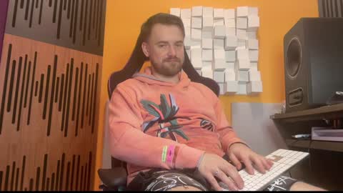 Snapshot of oscarsavage chatting on February 2, 6:53 pm Oscar Steel Savage online show from February 2, 6:53 pm
